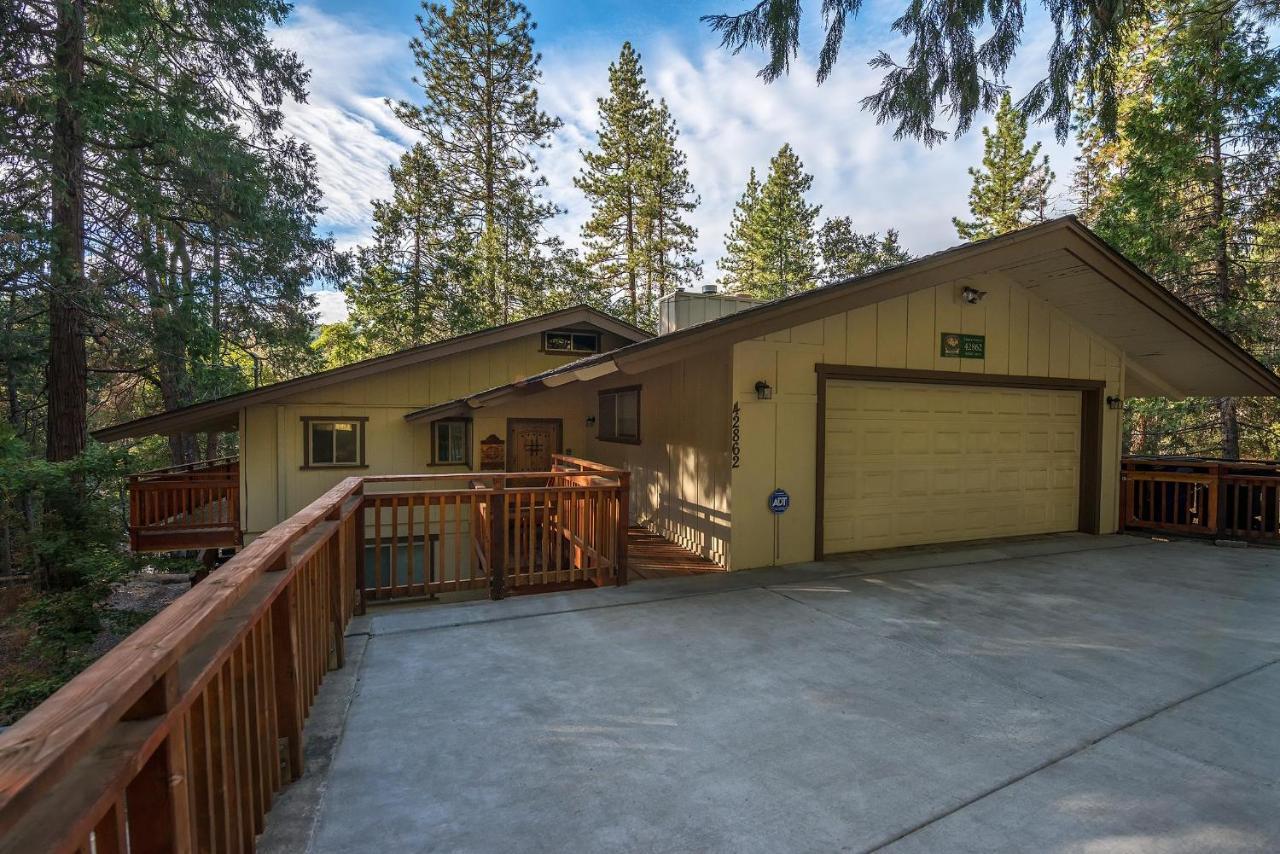 Sierra Springs Villa Oakhurst Dış mekan fotoğraf