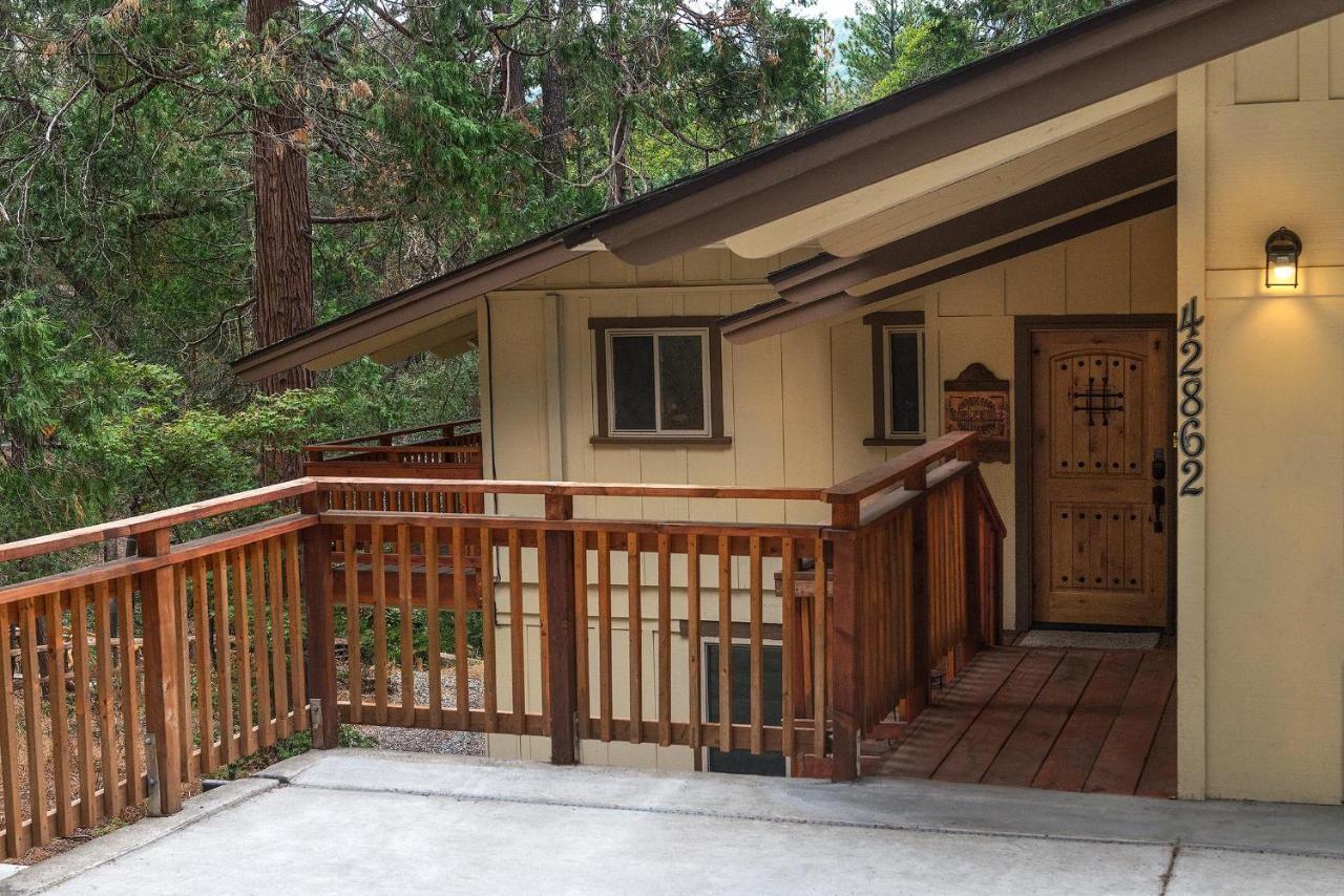 Sierra Springs Villa Oakhurst Dış mekan fotoğraf